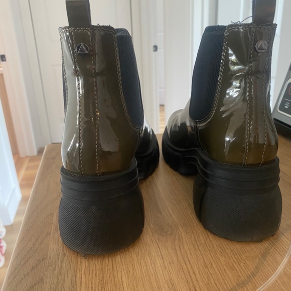 Spring boots 7.5 - Picture 2 of 3